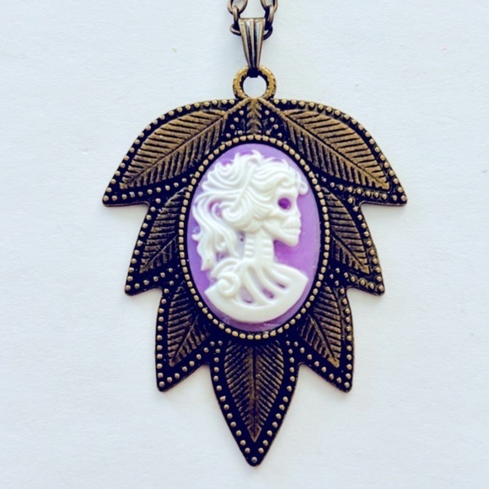 Skeleton Lady Profile Cameo Lead Pendant Necklace, NWT, Handmade